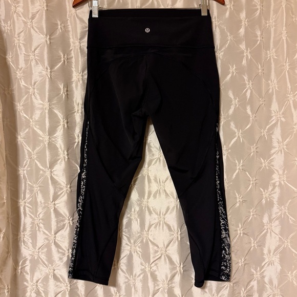 Lululemon Mix & Mesh Crop Leggings Black / Chirasu - Picture 4 of 10